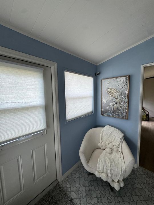 待售: $69,900 (2 贝兹, 1 浴室, 2990 平方英尺)