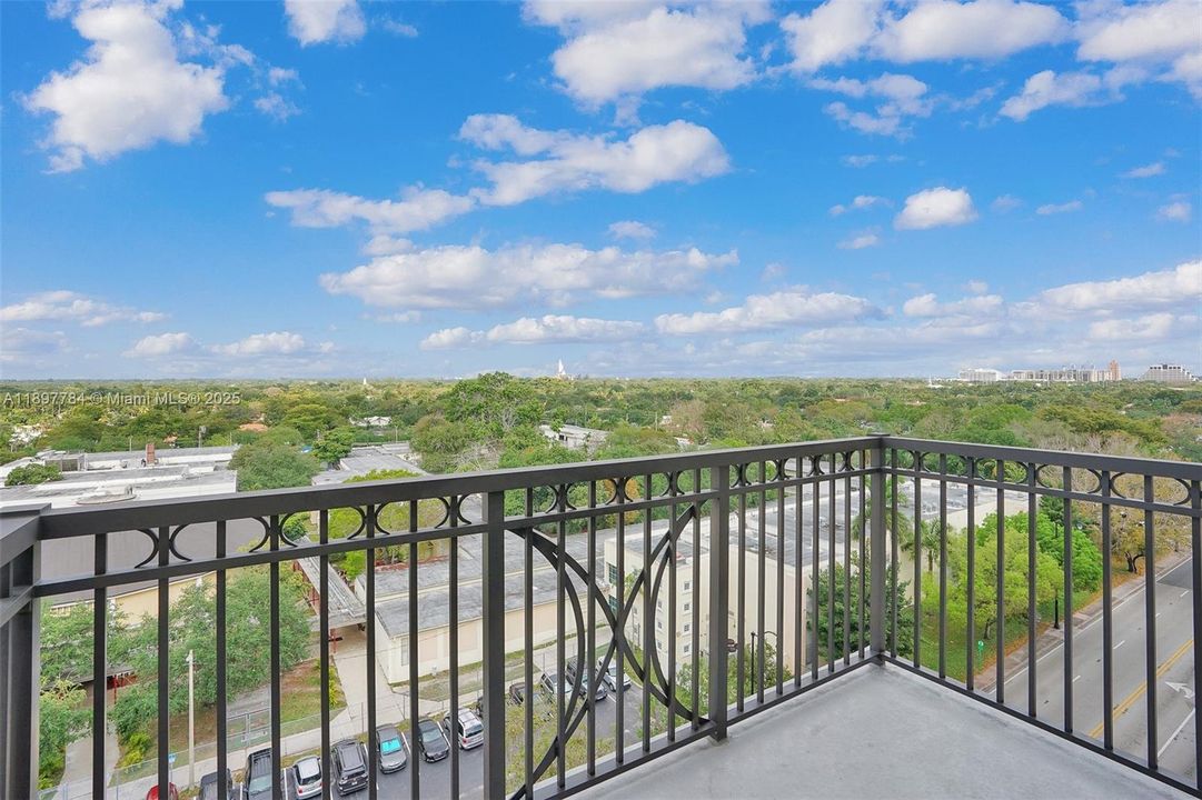 Active With Contract: $5,500 (2 beds, 2 baths, 1032 Square Feet)
