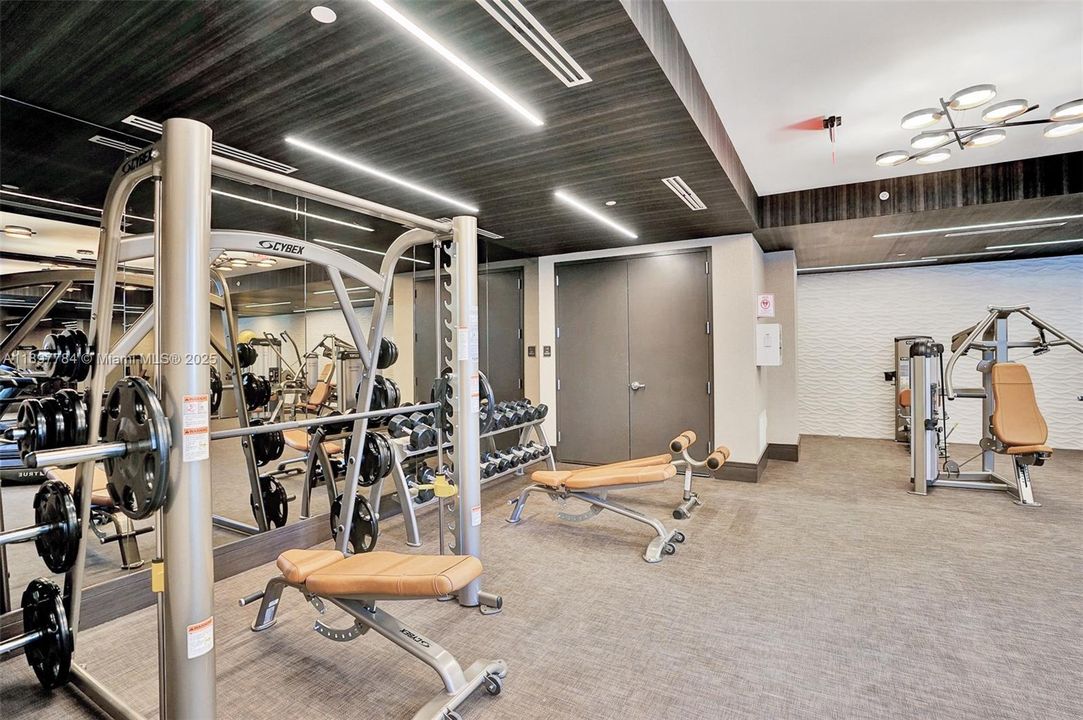 Active With Contract: $5,500 (2 beds, 2 baths, 1032 Square Feet)