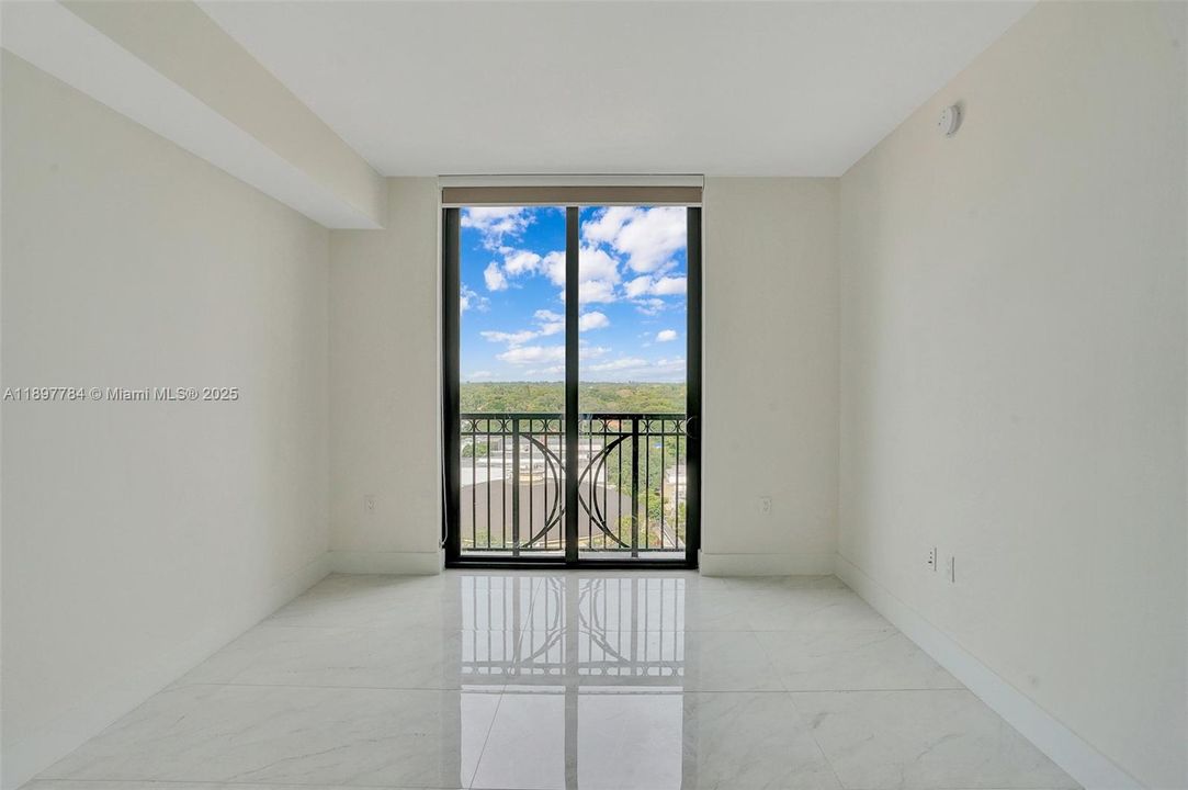 Active With Contract: $5,500 (2 beds, 2 baths, 1032 Square Feet)