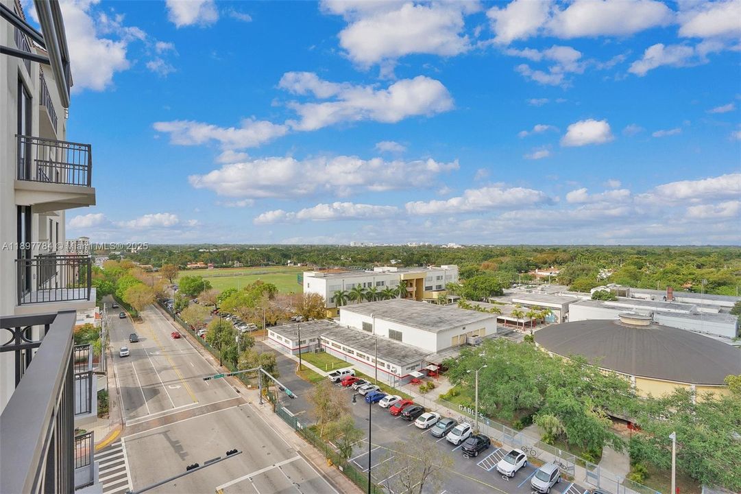 Active With Contract: $5,500 (2 beds, 2 baths, 1032 Square Feet)