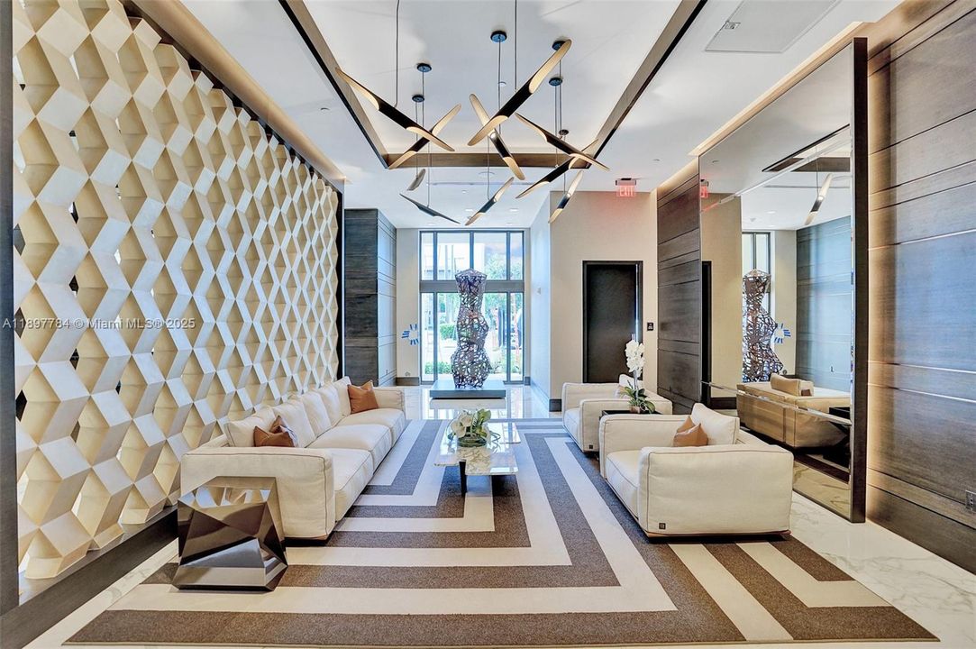 Active With Contract: $5,500 (2 beds, 2 baths, 1032 Square Feet)