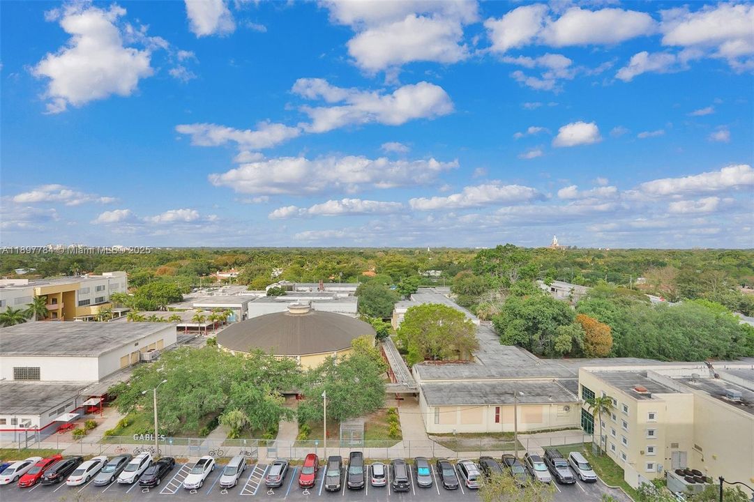 Active With Contract: $5,500 (2 beds, 2 baths, 1032 Square Feet)