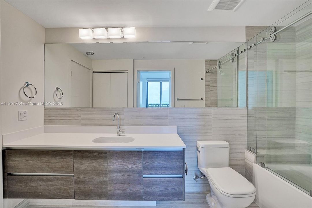 Active With Contract: $5,500 (2 beds, 2 baths, 1032 Square Feet)