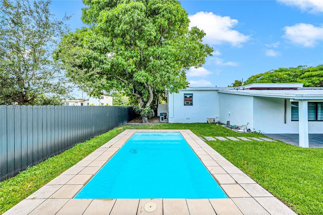 Active With Contract: $840,000 (4 beds, 3 baths, 2241 Square Feet)