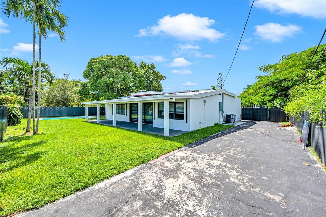 Active With Contract: $840,000 (4 beds, 3 baths, 2241 Square Feet)