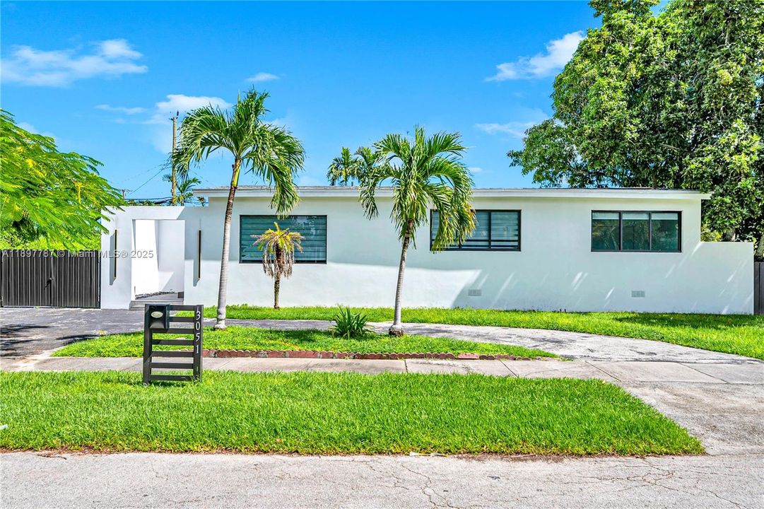 Active With Contract: $840,000 (4 beds, 3 baths, 2241 Square Feet)