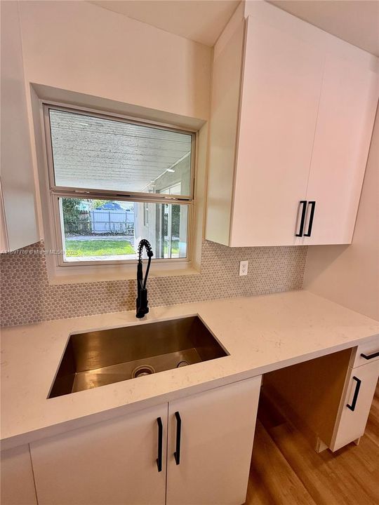 Active With Contract: $539,000 (4 beds, 3 baths, 1323 Square Feet)