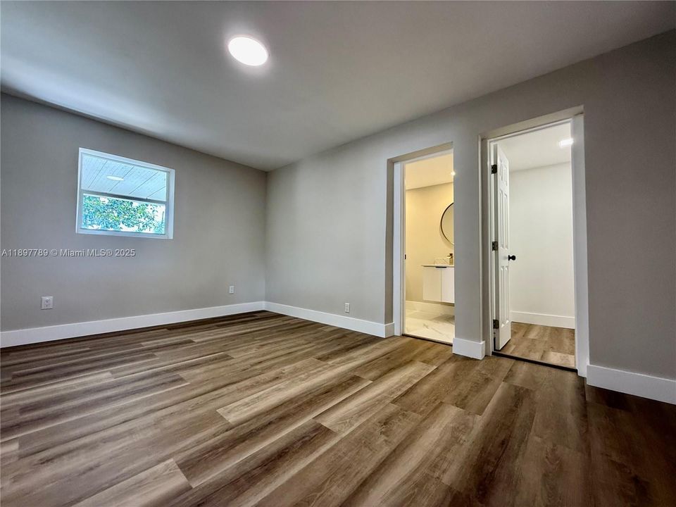 Active With Contract: $539,000 (4 beds, 3 baths, 1323 Square Feet)