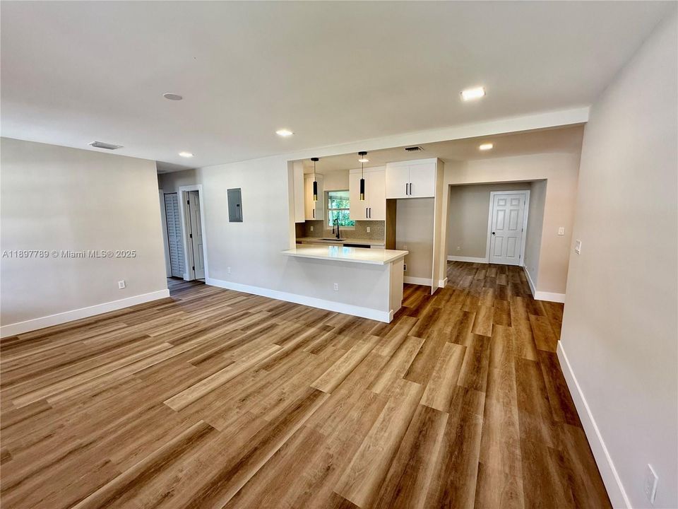 Active With Contract: $539,000 (4 beds, 3 baths, 1323 Square Feet)