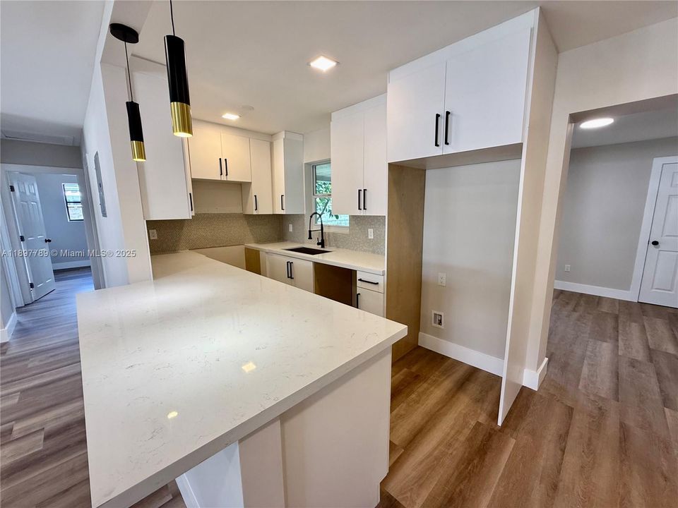 Active With Contract: $539,000 (4 beds, 3 baths, 1323 Square Feet)