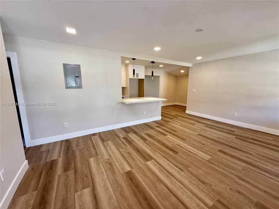 Active With Contract: $539,000 (4 beds, 3 baths, 1323 Square Feet)