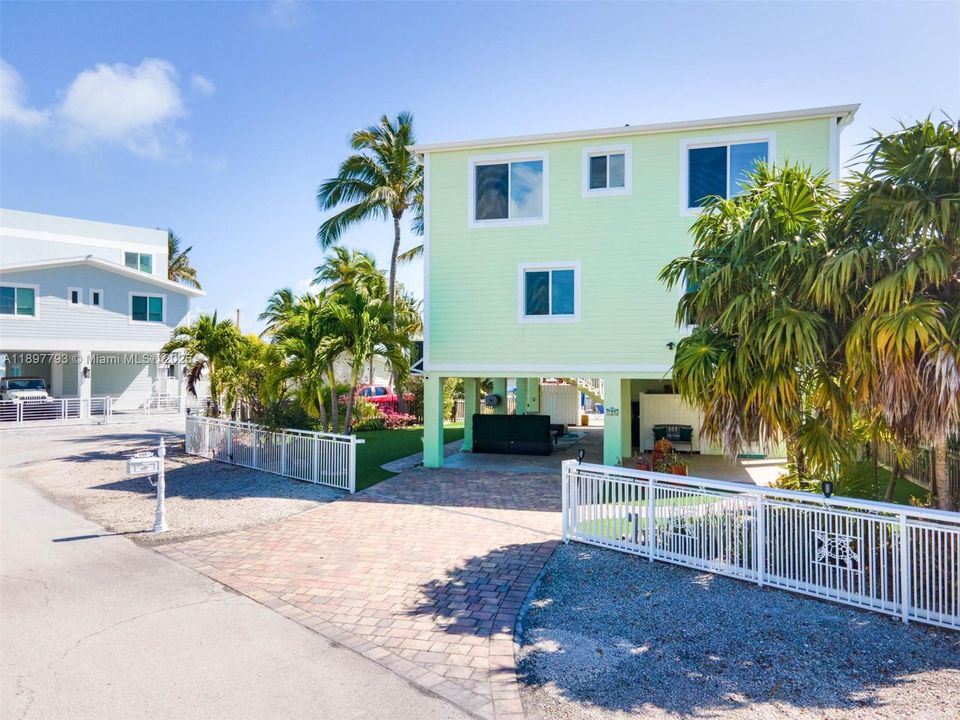 待售: $2,490,000 (4 贝兹, 3 浴室, 2508 平方英尺)