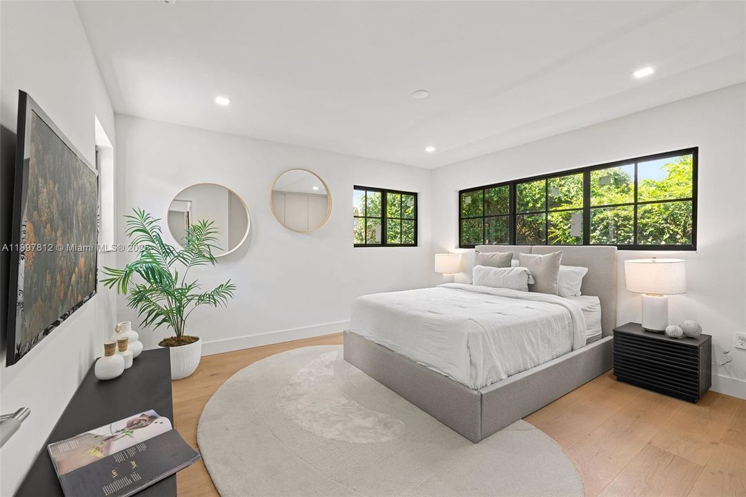 En Venta: $2,388,500 (4 camas, 3 baños, 2201 Pies cuadrados)