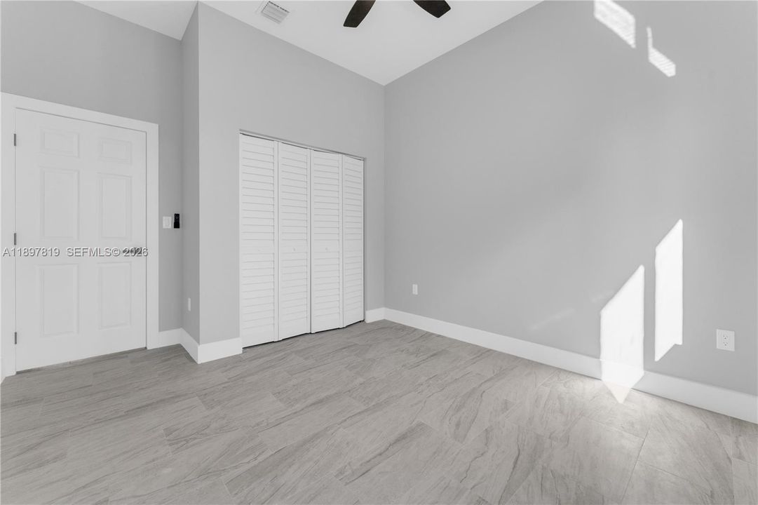 Activo con contrato: $699,999 (4 camas, 3 baños, 1602 Pies cuadrados)