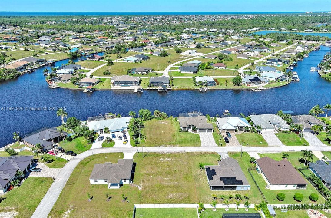 待售: $52,000 (0.24 acres)