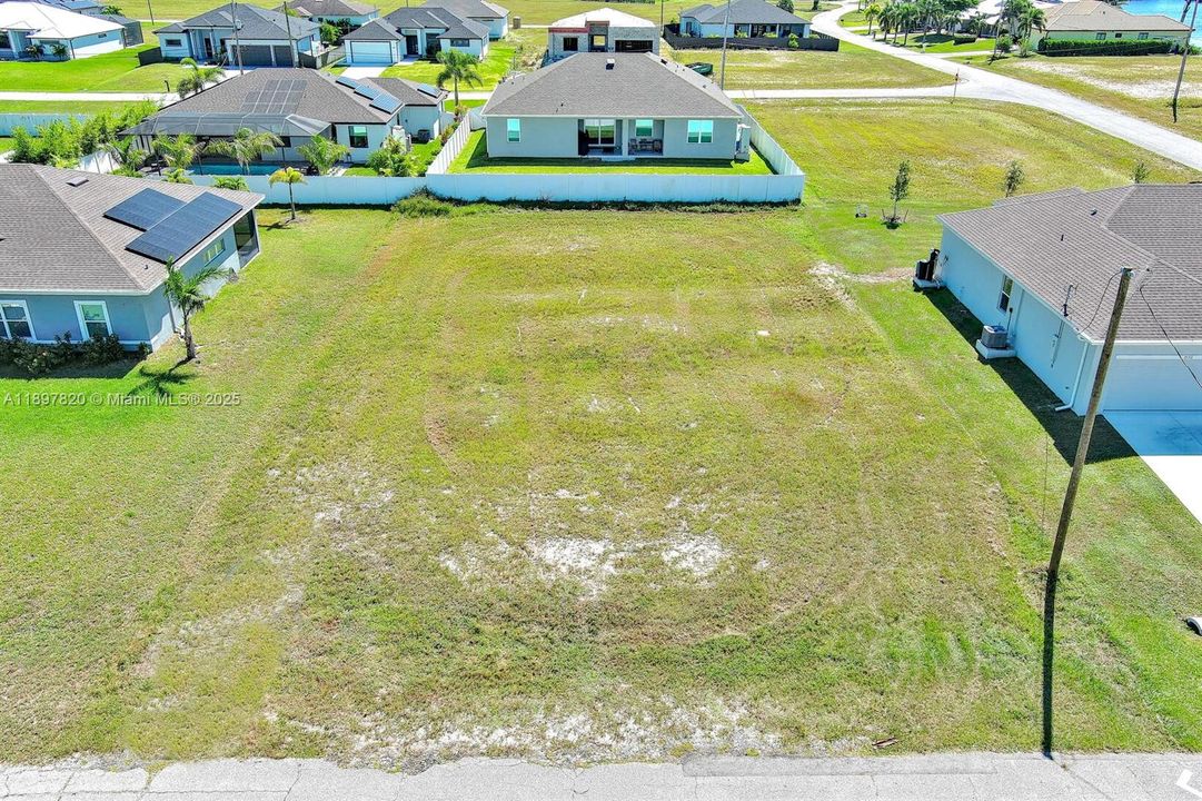 待售: $52,000 (0.24 acres)