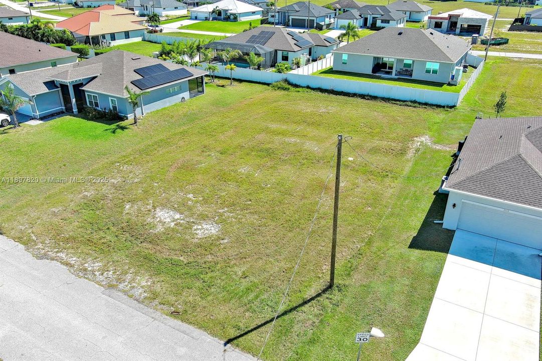 待售: $52,000 (0.24 acres)