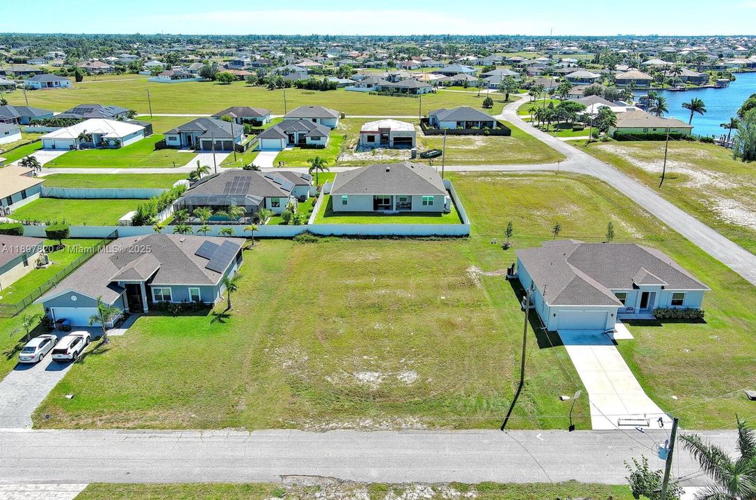 待售: $52,000 (0.24 acres)