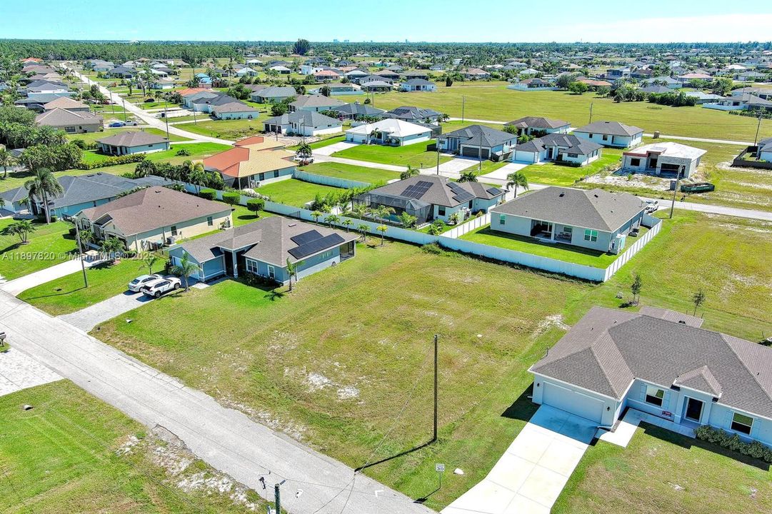 待售: $52,000 (0.24 acres)