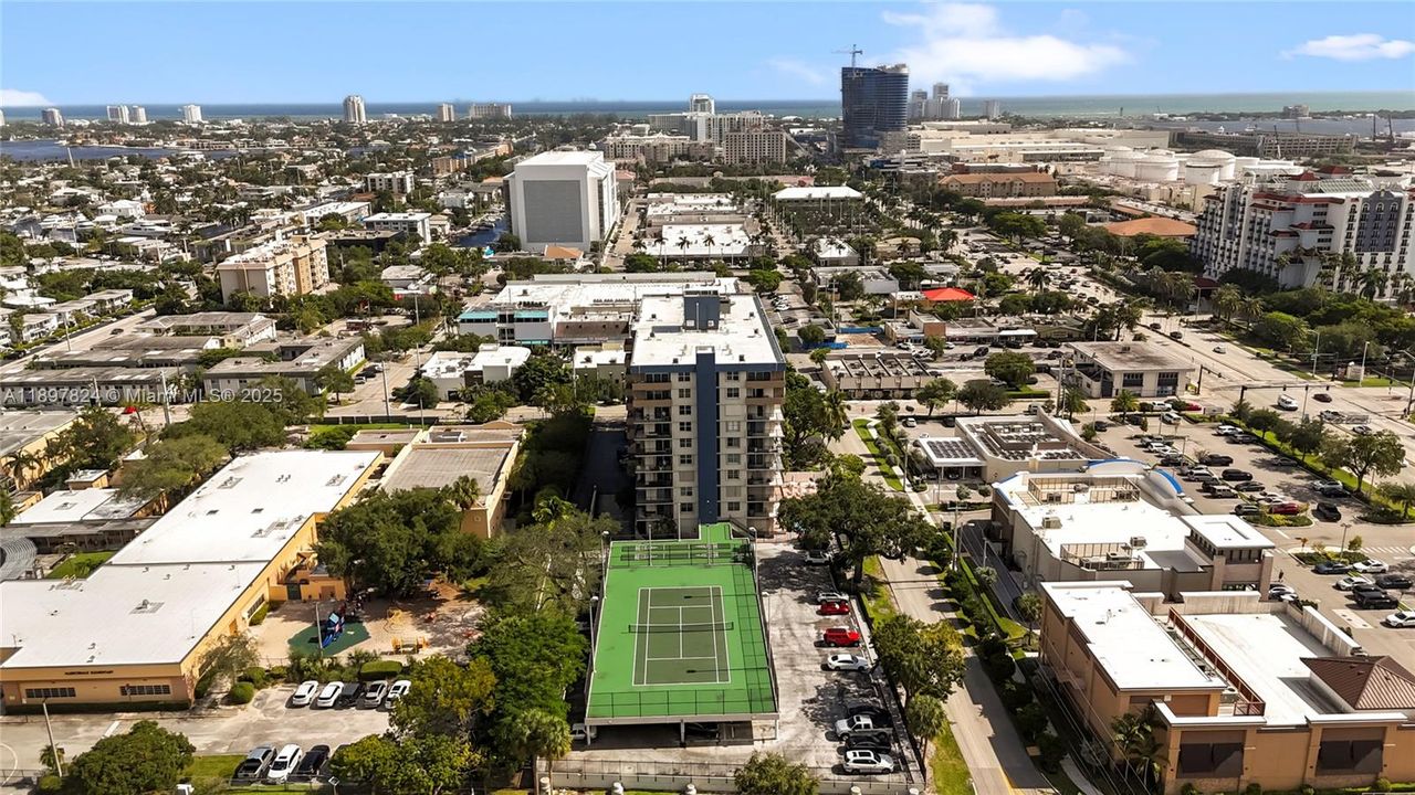 待售: $241,000 (1 贝兹, 1 浴室, 870 平方英尺)