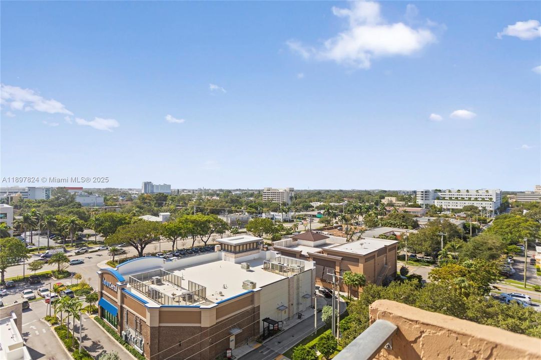 待售: $241,000 (1 贝兹, 1 浴室, 870 平方英尺)