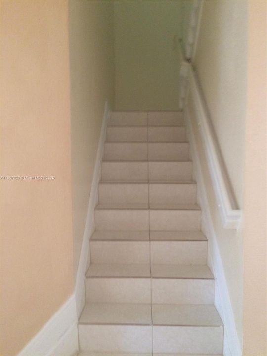 Под контрактом: $2,200 (3 спален, 2 ванн, 1447 Квадратных фут)