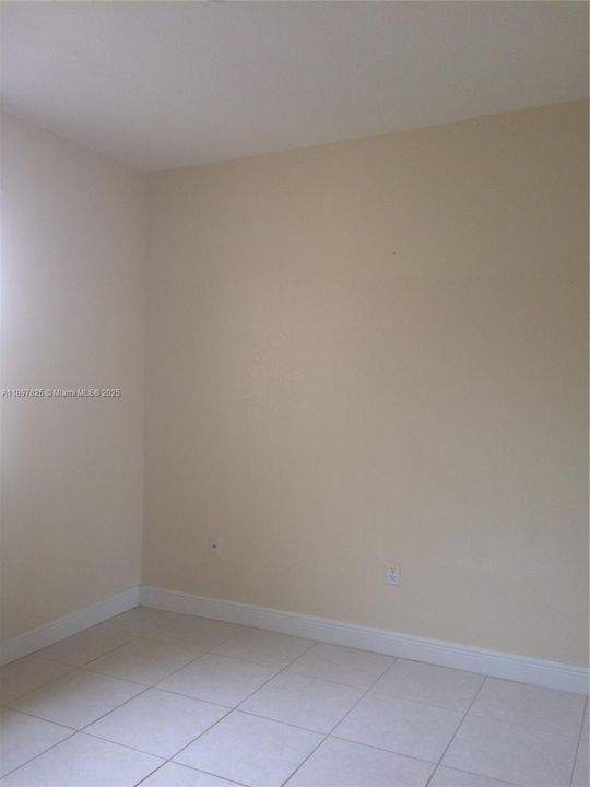 Под контрактом: $2,200 (3 спален, 2 ванн, 1447 Квадратных фут)