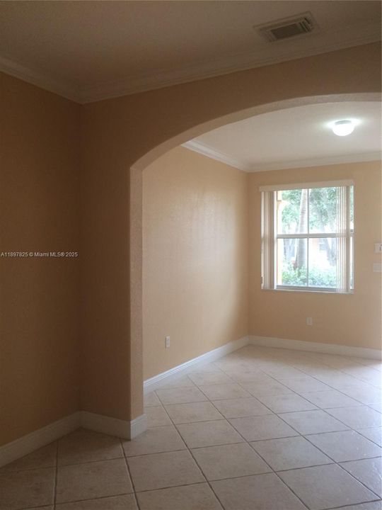 Под контрактом: $2,200 (3 спален, 2 ванн, 1447 Квадратных фут)