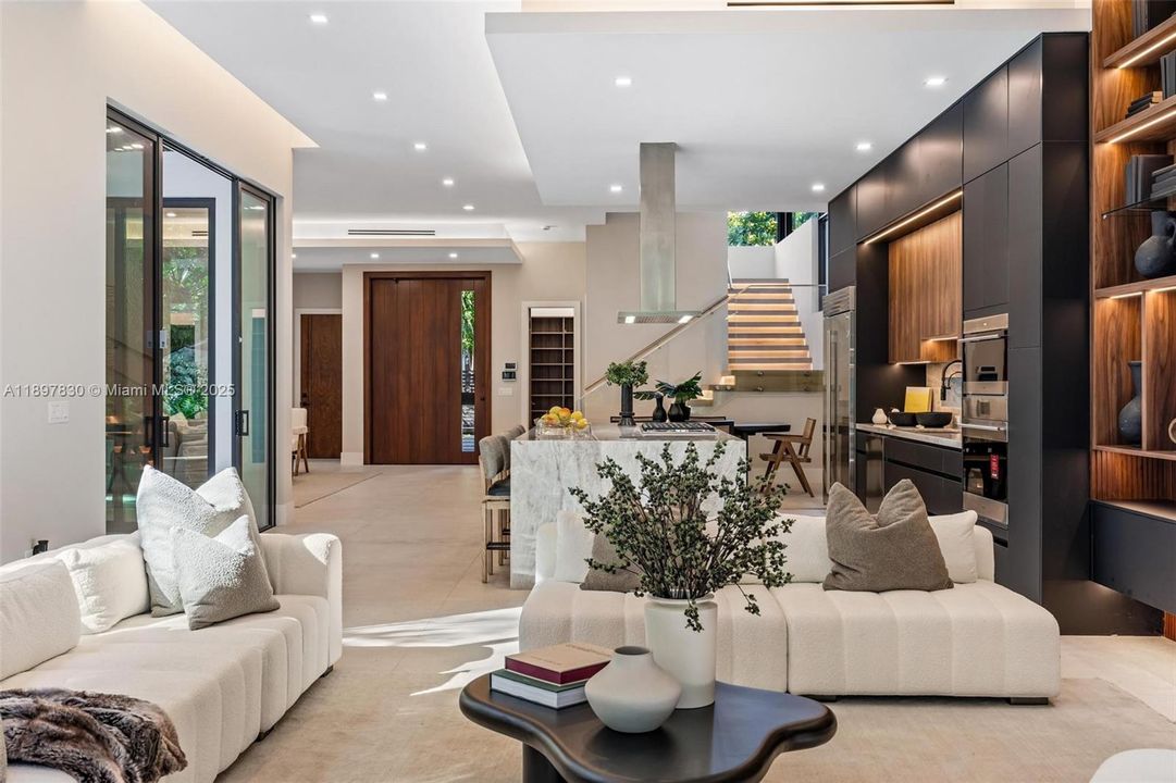 For Sale: $5,890,000 (5 beds, 5 baths, 4972 Square Feet)