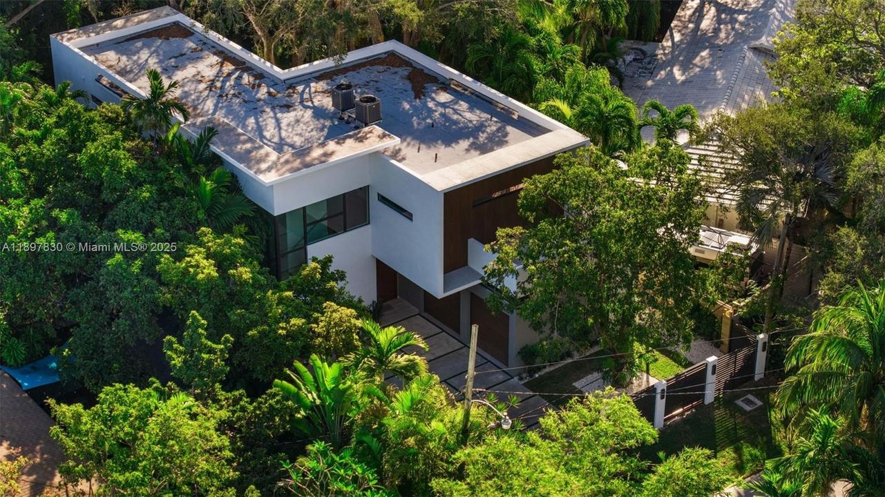 For Sale: $5,890,000 (5 beds, 5 baths, 4972 Square Feet)