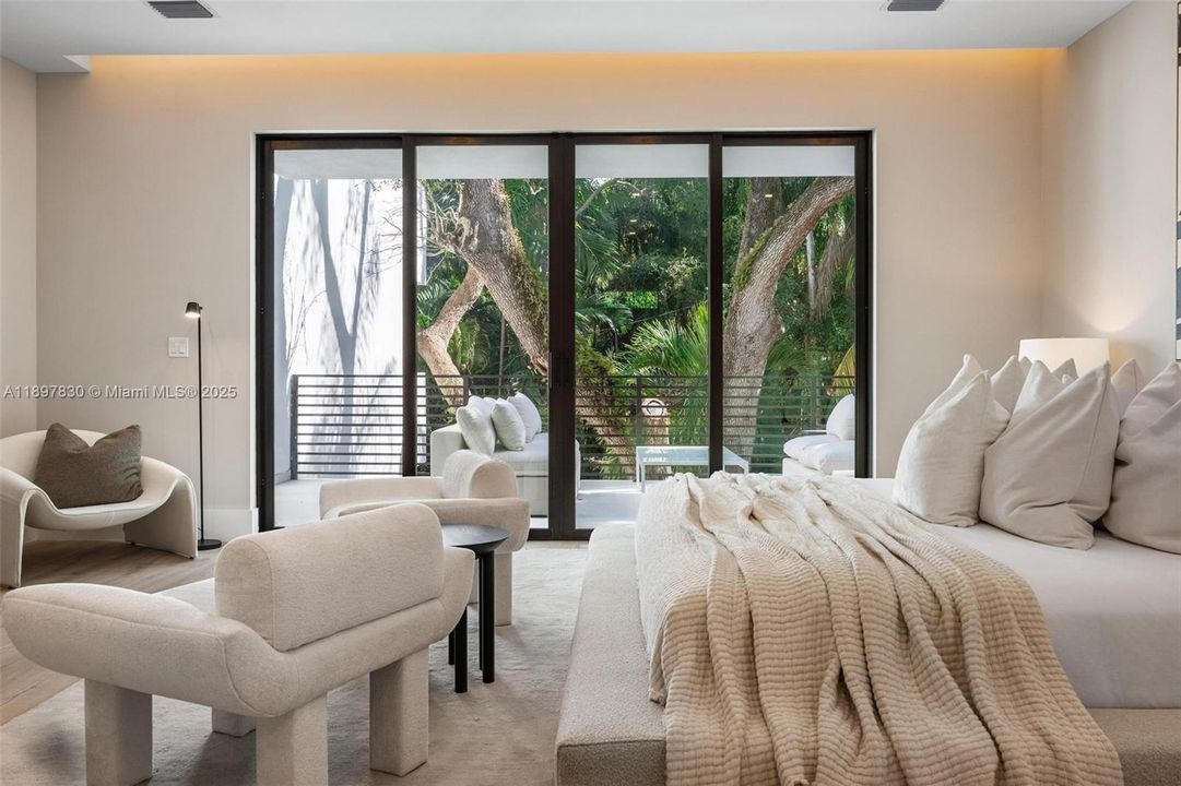 For Sale: $5,890,000 (5 beds, 5 baths, 4972 Square Feet)