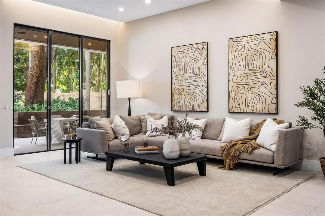 For Sale: $5,890,000 (5 beds, 5 baths, 4972 Square Feet)