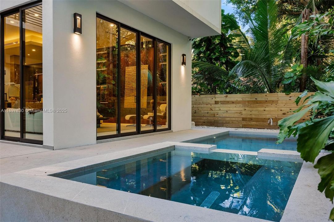 For Sale: $5,890,000 (5 beds, 5 baths, 4972 Square Feet)