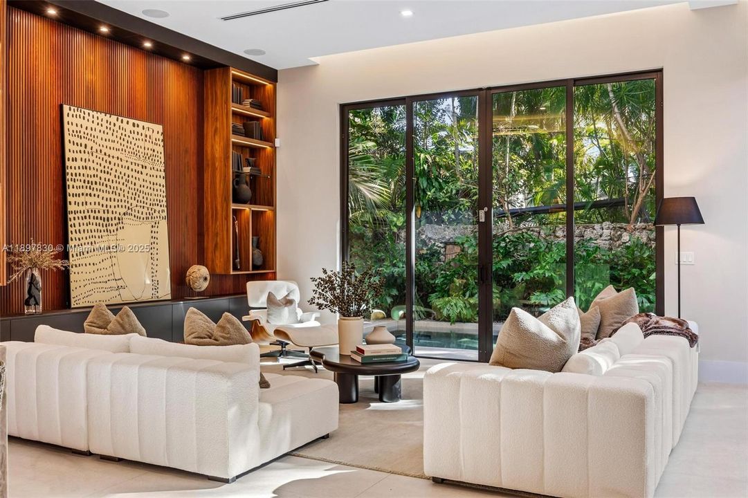 For Sale: $5,890,000 (5 beds, 5 baths, 4972 Square Feet)