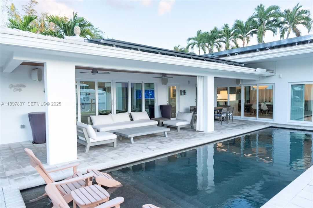 For Sale: $3,650,000 (3 beds, 3 baths, 2489 Square Feet)