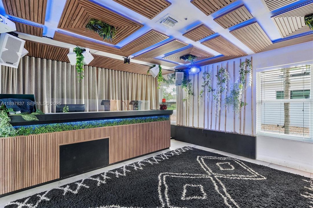 For Sale: $3,650,000 (3 beds, 3 baths, 2489 Square Feet)