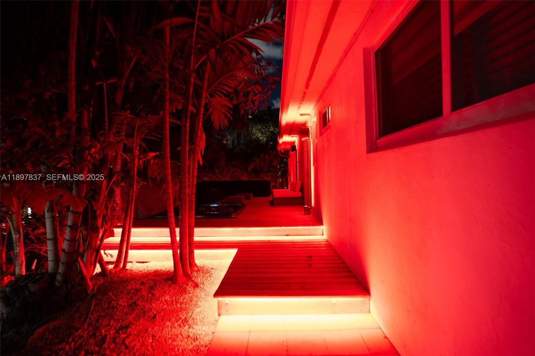 For Sale: $3,650,000 (3 beds, 3 baths, 2489 Square Feet)