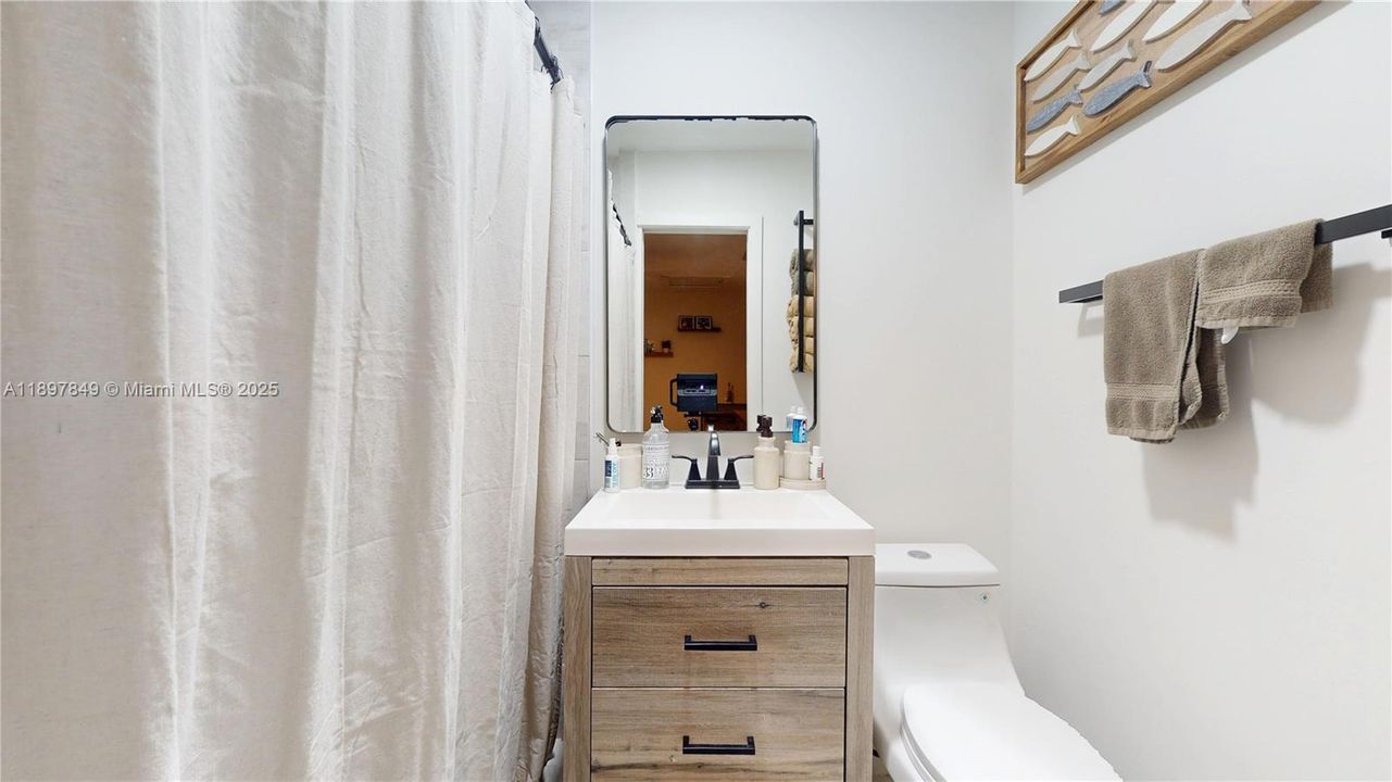 合同活跃: $3,500 (3 贝兹, 3 浴室, 1325 平方英尺)