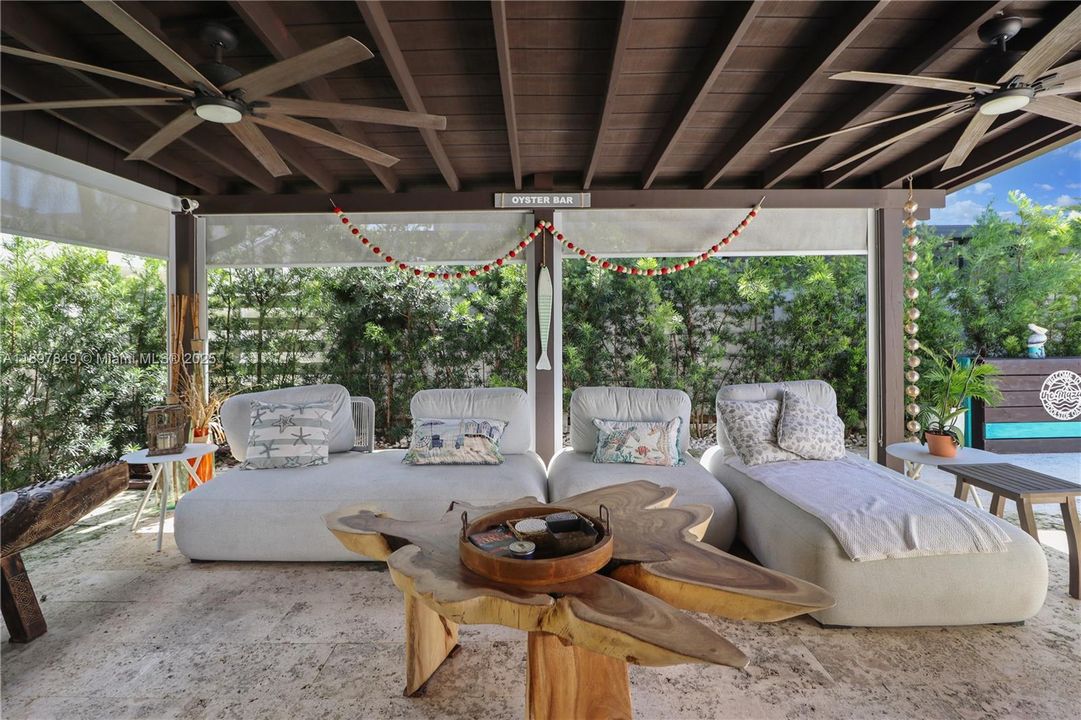 合同活跃: $3,500 (3 贝兹, 3 浴室, 1325 平方英尺)