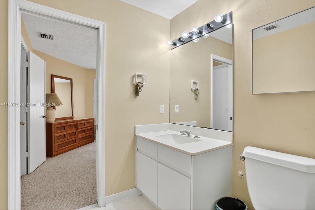 En Venta: $589,000 (4 camas, 4 baños, 2278 Pies cuadrados)