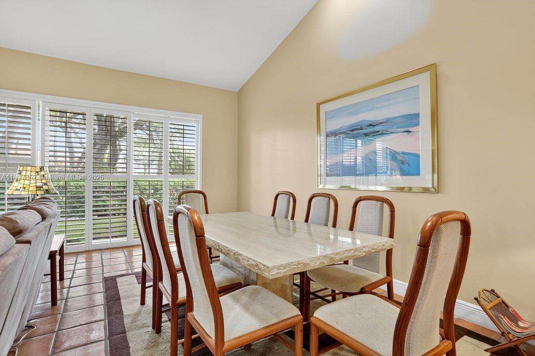 En Venta: $589,000 (4 camas, 4 baños, 2278 Pies cuadrados)