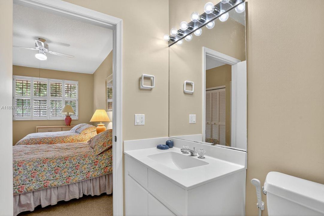 En Venta: $589,000 (4 camas, 4 baños, 2278 Pies cuadrados)