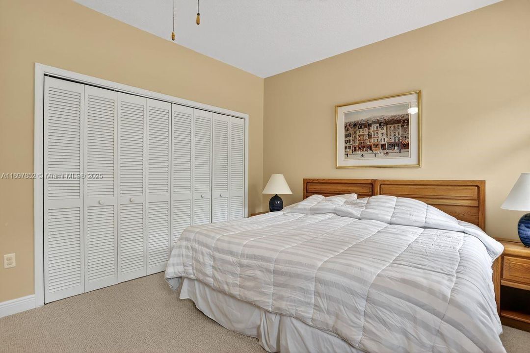 En Venta: $589,000 (4 camas, 4 baños, 2278 Pies cuadrados)