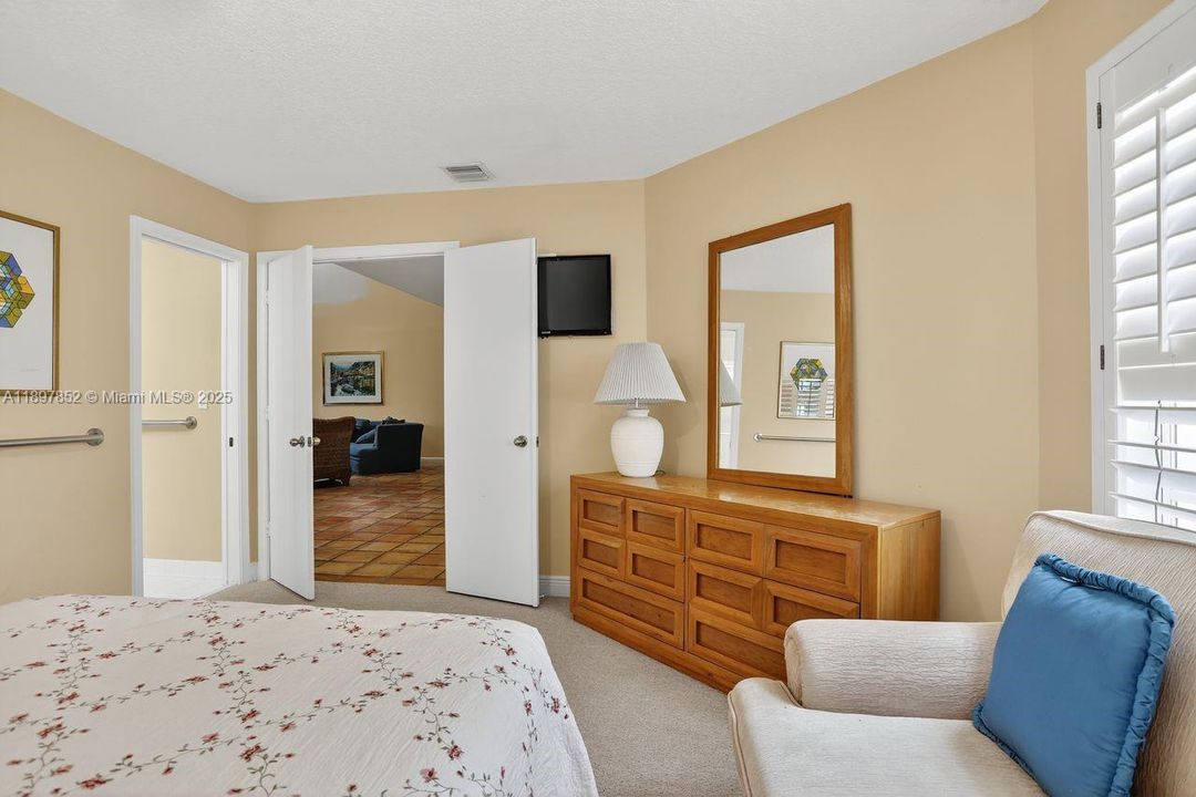 En Venta: $589,000 (4 camas, 4 baños, 2278 Pies cuadrados)