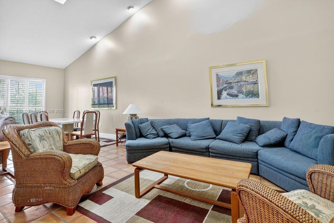 En Venta: $589,000 (4 camas, 4 baños, 2278 Pies cuadrados)