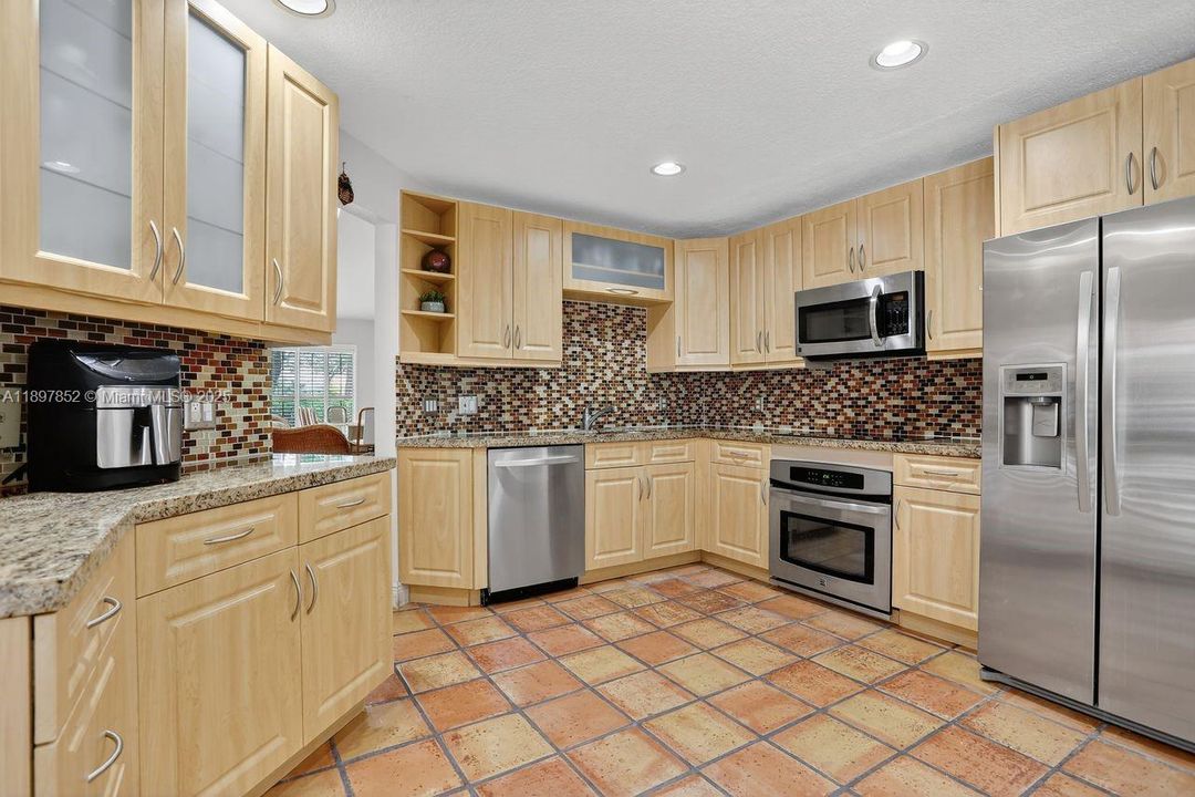 En Venta: $589,000 (4 camas, 4 baños, 2278 Pies cuadrados)