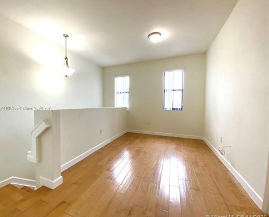 出租: $3,900 (3 贝兹, 2 浴室, 2021 平方英尺)