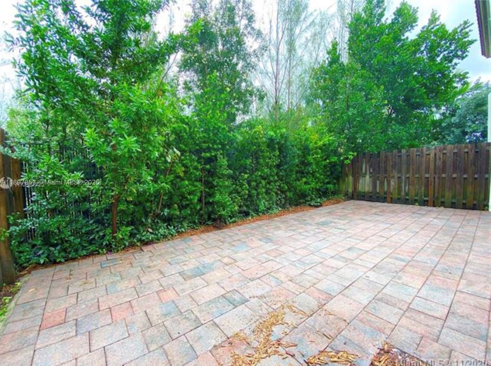 出租: $3,900 (3 贝兹, 2 浴室, 2021 平方英尺)