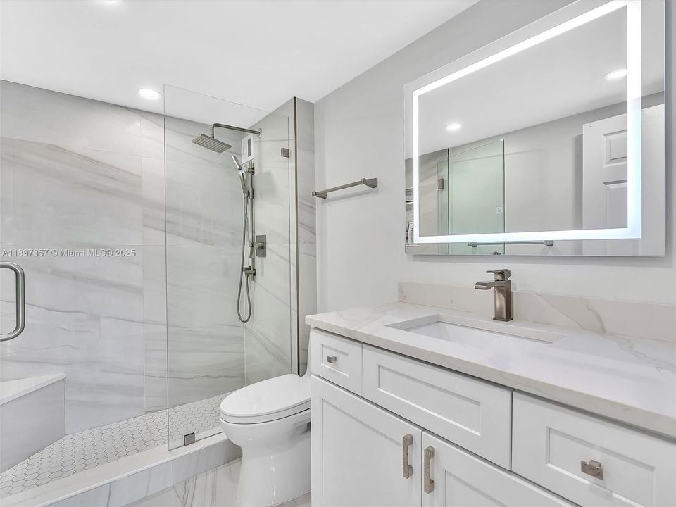 На продажу: $867,000 (3 спален, 2 ванн, 1700 Квадратных фут)